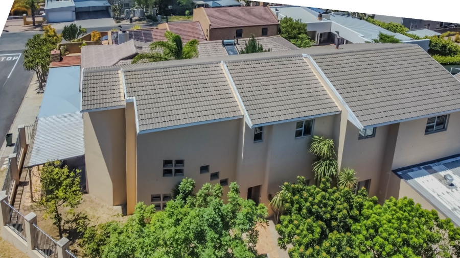 6 Bedroom Property for Sale in Vredekloof Heights Western Cape